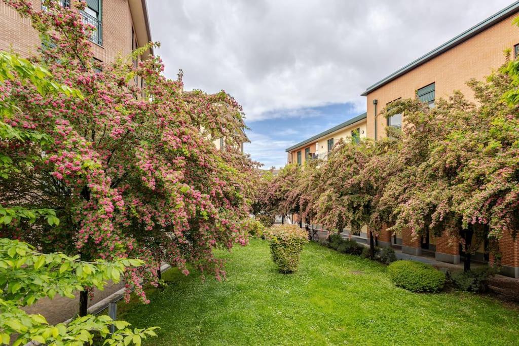 Urban House - Exclusive Park House Navigli Milan Center Appartement Buitenkant foto
